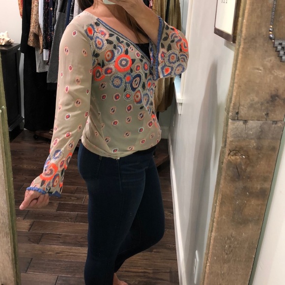 MOON Collection boho sheer floral bell sleeve top - Picture 3 of 6